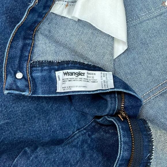 Vintage Wrangler Jeans Bootcut Flared Fit Dark Wash Denim Leather Logo Y2K - Picture 4 of 4